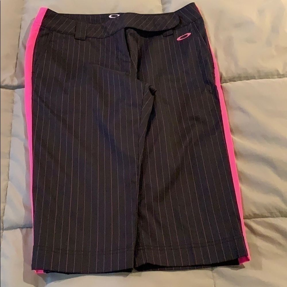 Oakley Women’s Capri Black&Pink. Size 10.​​​​​​​​​​​​​​​​​​​​​